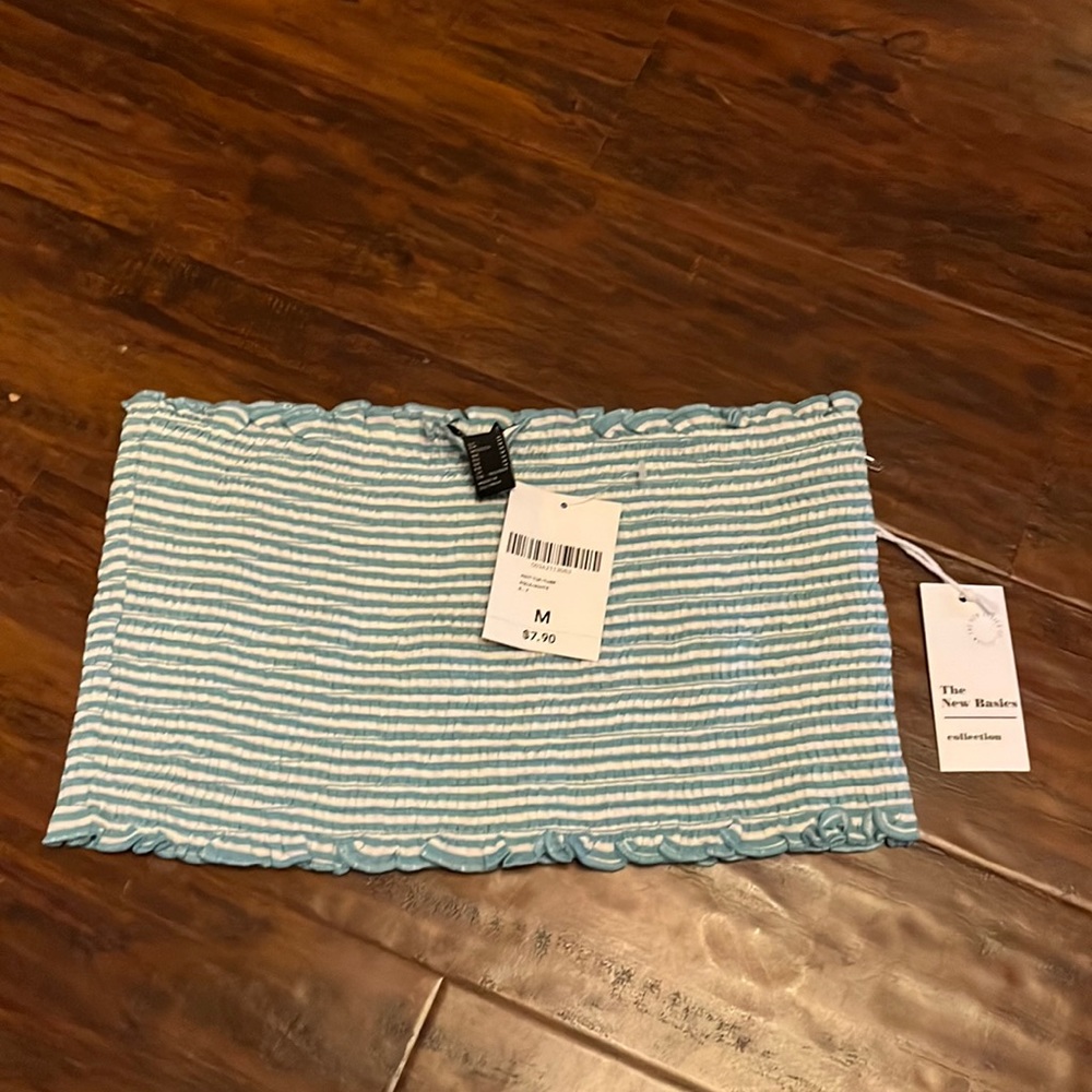 Textured Blue and White Striped Crop Top Forever 21 Size Medium